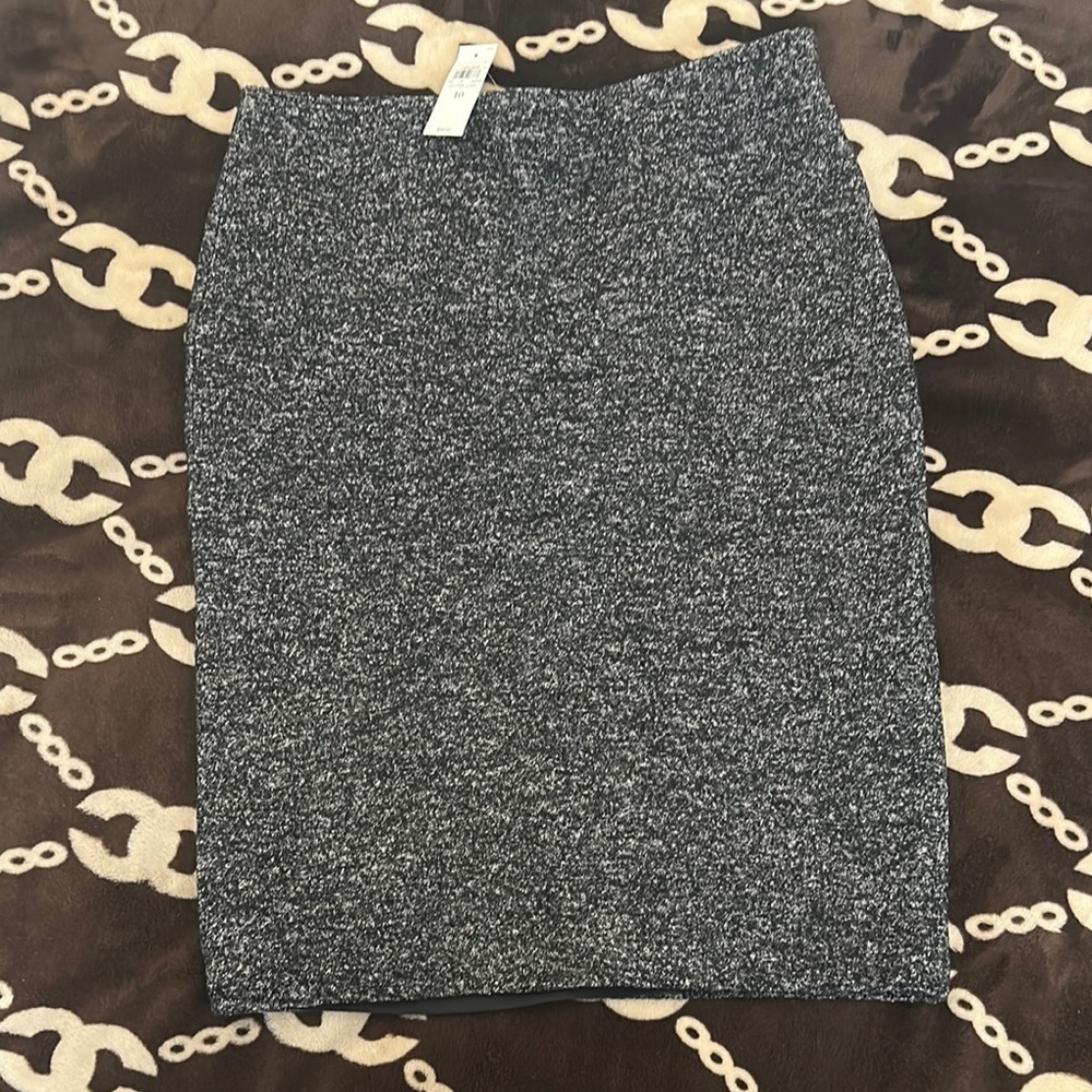 🌺🌺 NWT Ann Taylor Black and Gray Skirt size 10